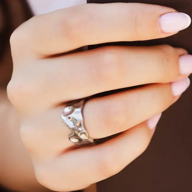 Серебряное кольцо с фианитами