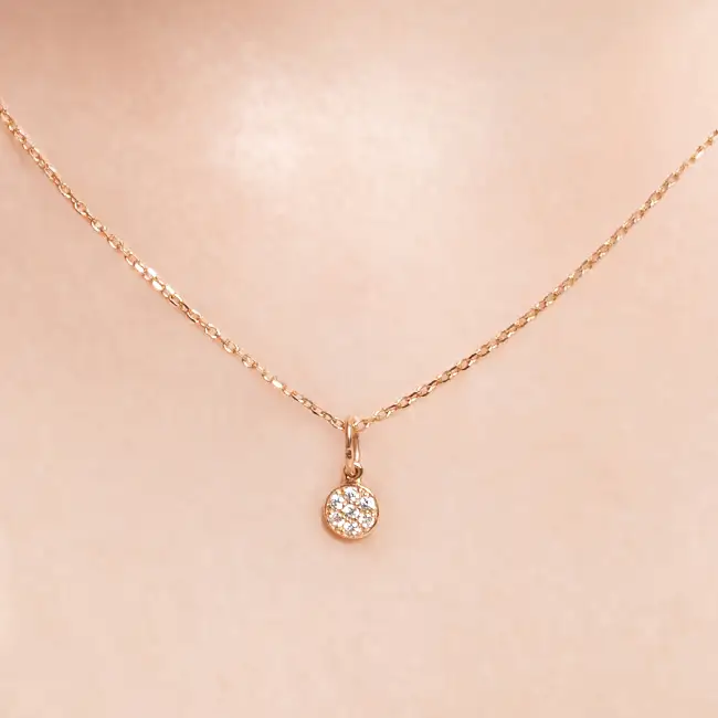 золотой кулон с фианитами