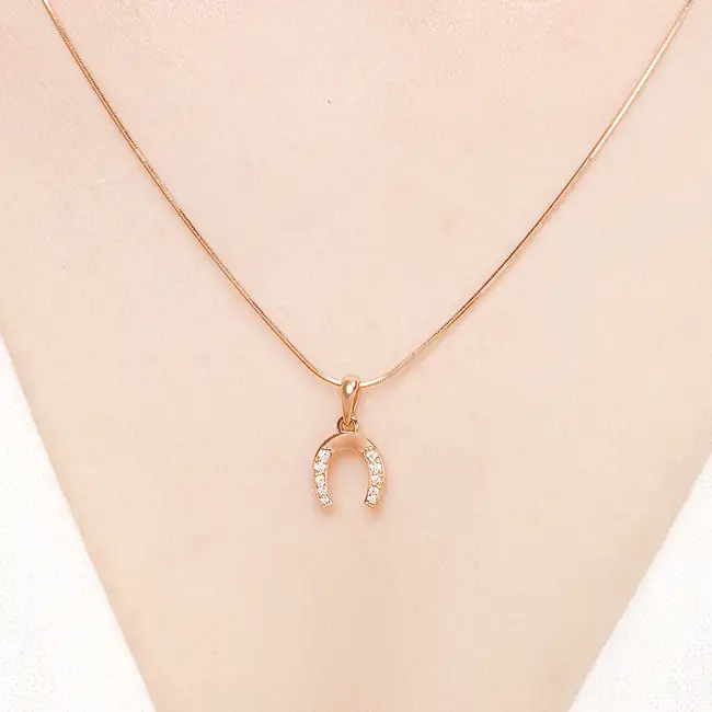 Золотой кулон с фианитами