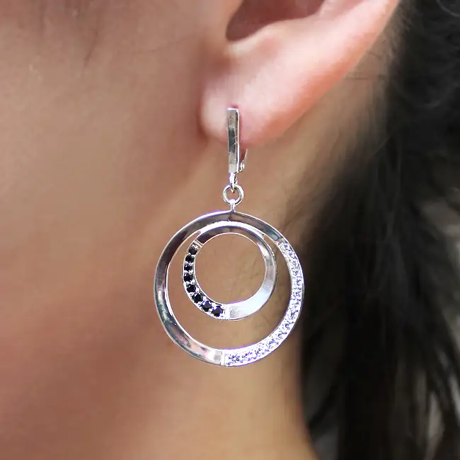 Серебряные серьги с фианитами