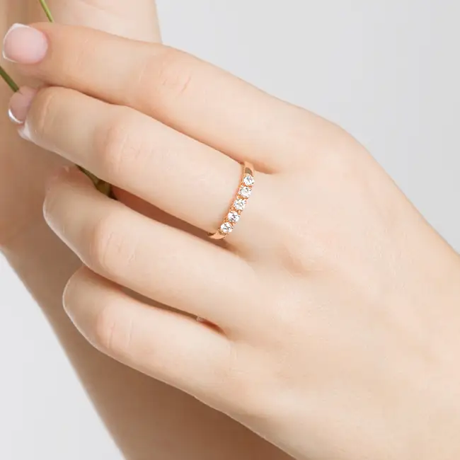 золотое кольцо с фианитами