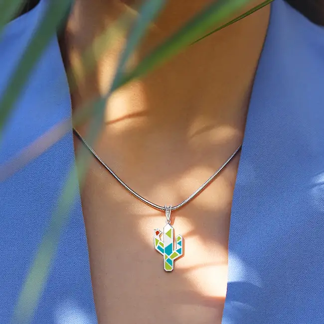 Серебряный кулон с эмалью