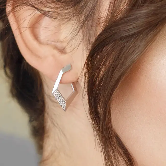 Серебряные серьги с фианитами