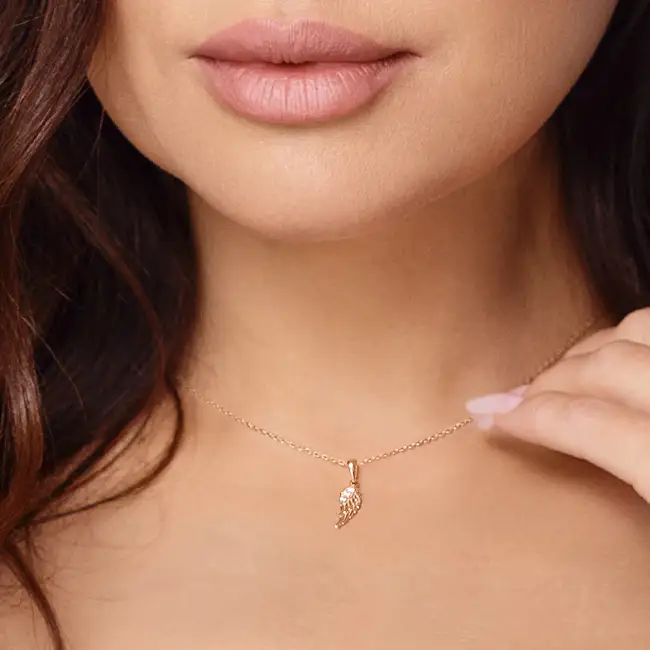 золотой кулон с фианитами