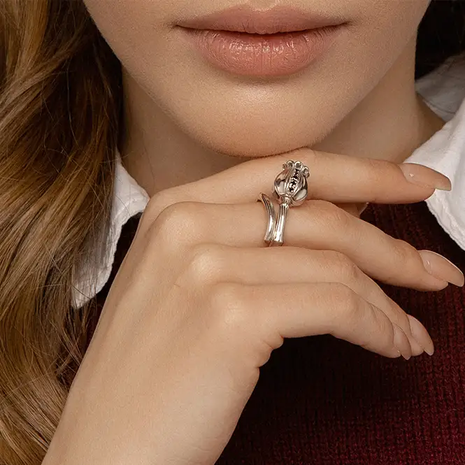 Серебряное кольцо с фианитами