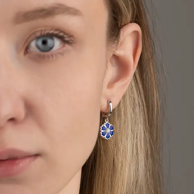 Серебряные серьги с фианитами и эмалью