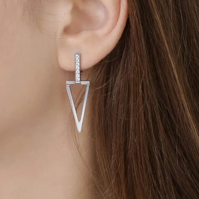 Серебряные серьги с фианитами