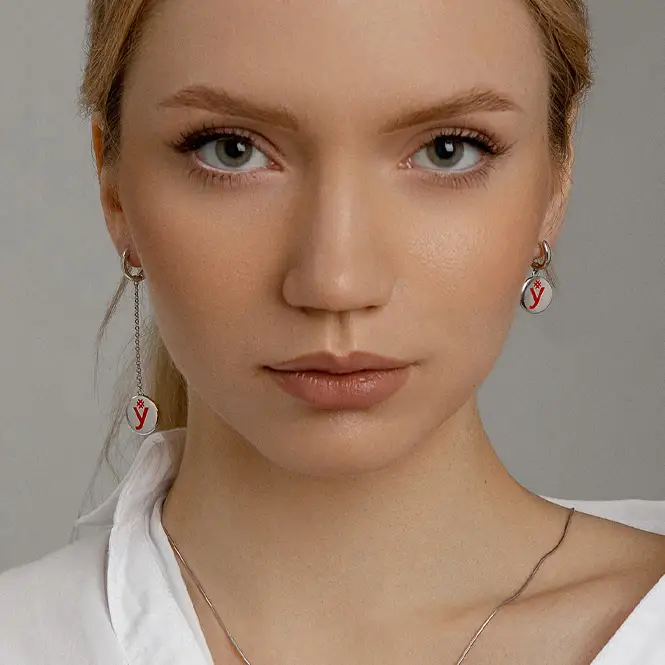 Серебряные серьги с эмалью"Ў"