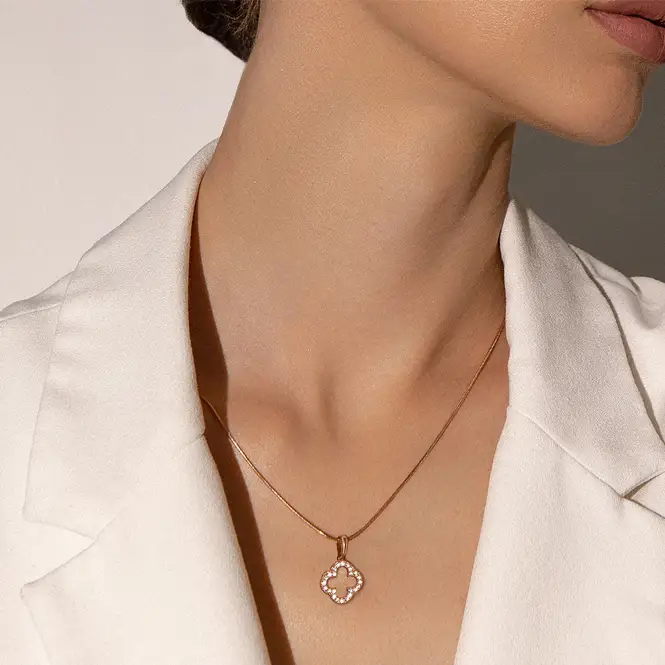 Золотой кулон с фианитами