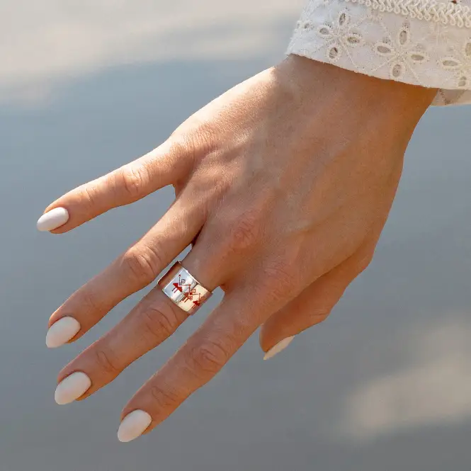 Серебряное кольцо с эмaлью "Берегини"