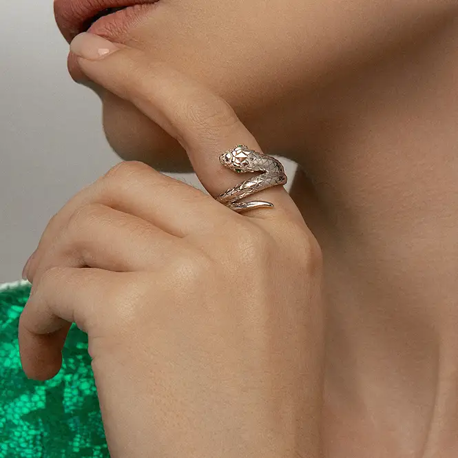 Серебряное кольцо с фианитами