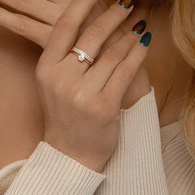 Золотое кольцо с фианитами