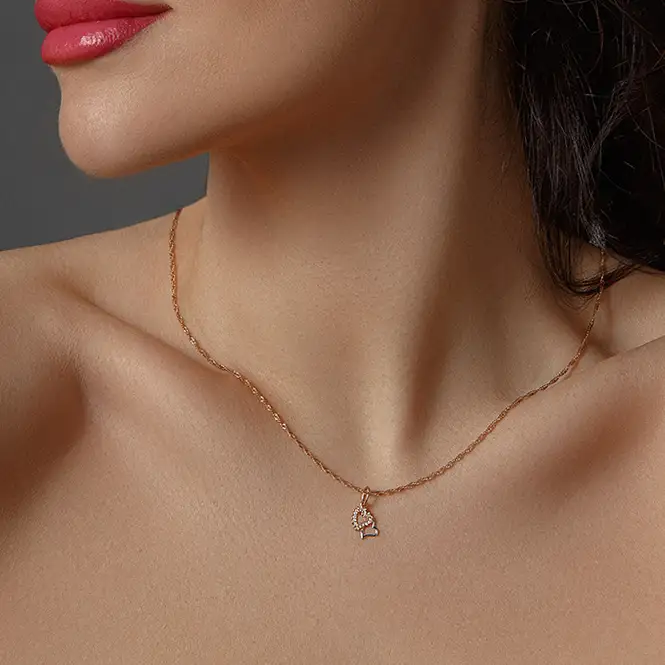 золотой кулон с фианитами