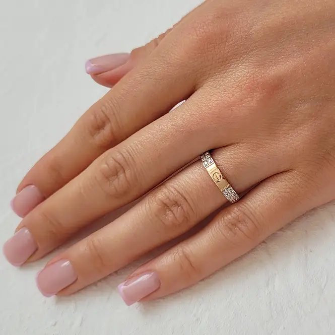 Золотое кольцо с фианитами