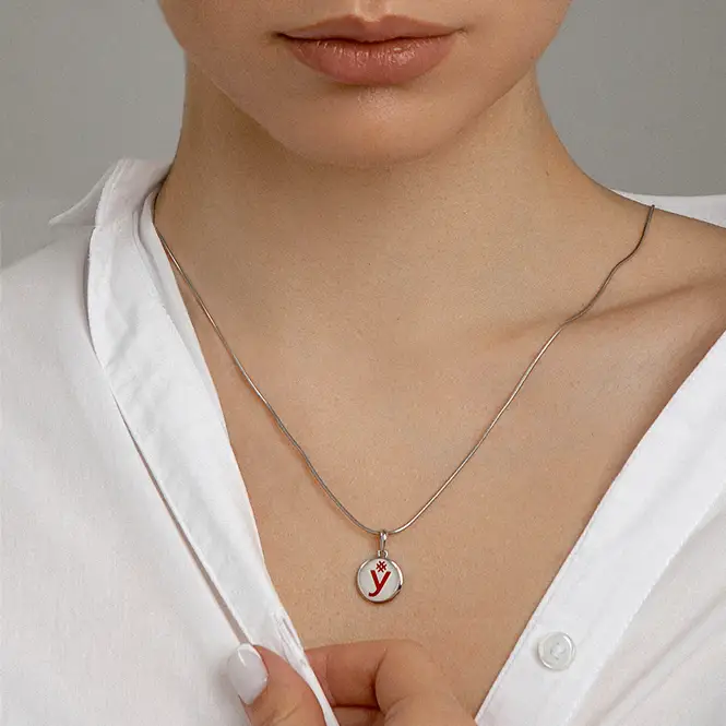 Серебряный кулон с эмалью "Ў"