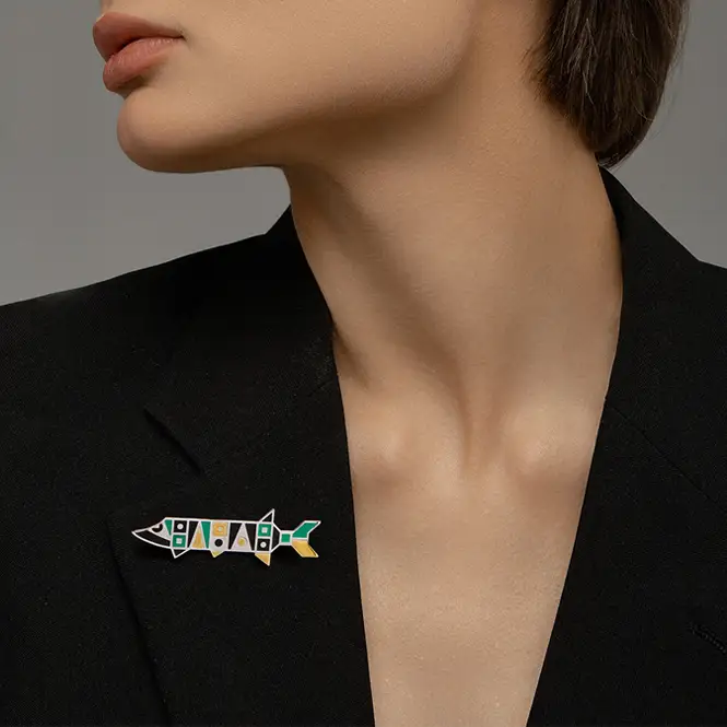 Серебряная брошь с эмалью и золочением