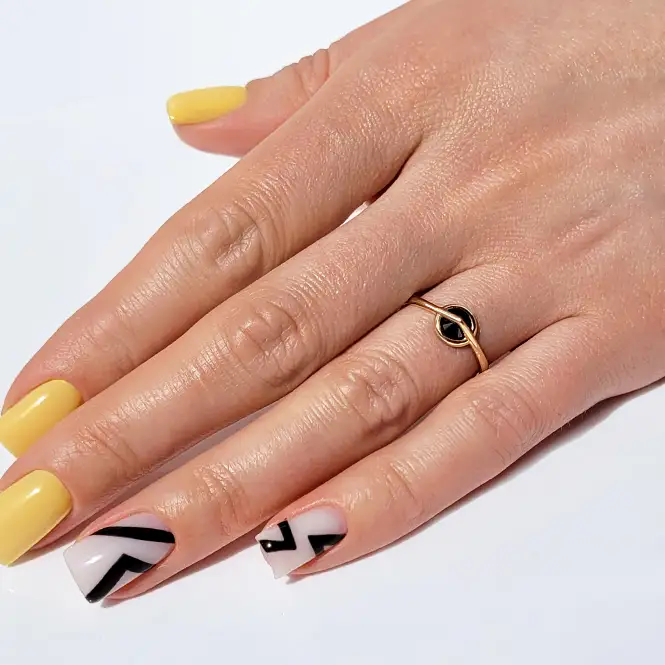 Золотое кольцо с фианитом