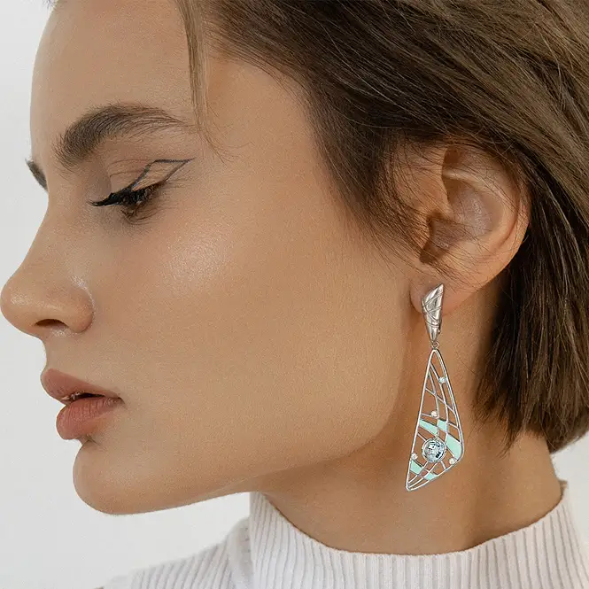 Серебряные серьги с эмалью и фианитами