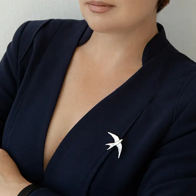 Серебряная брошь