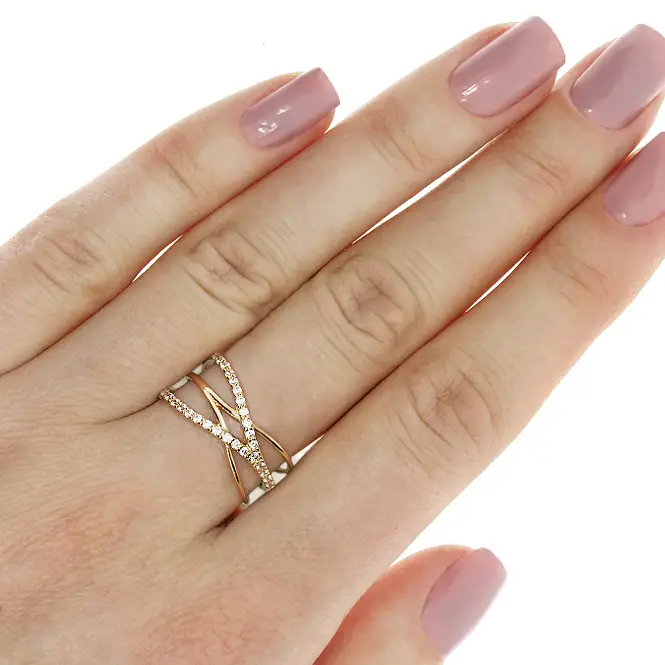 золотое кольцо с фианитами