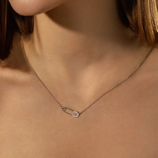 Серебряное колье с фианитами