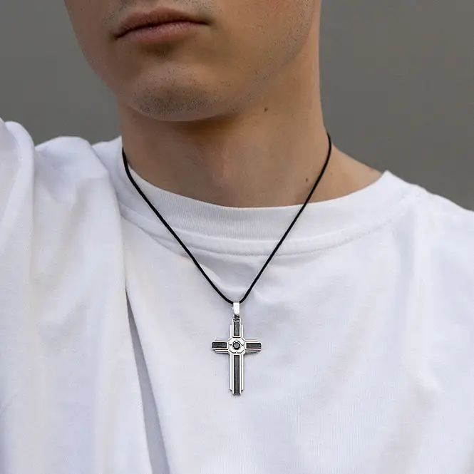 Серебряный крест с фианитом