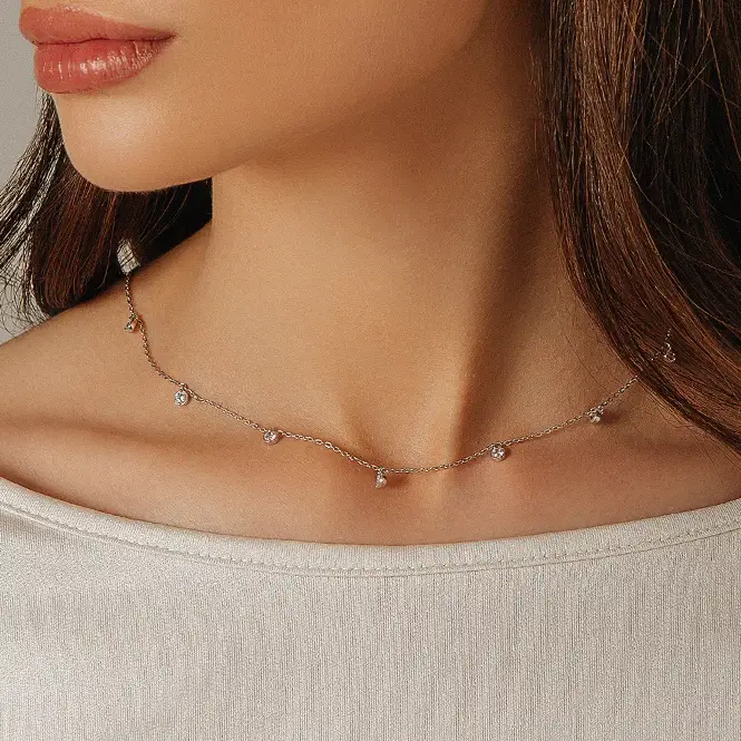Серебряное колье с фианитами