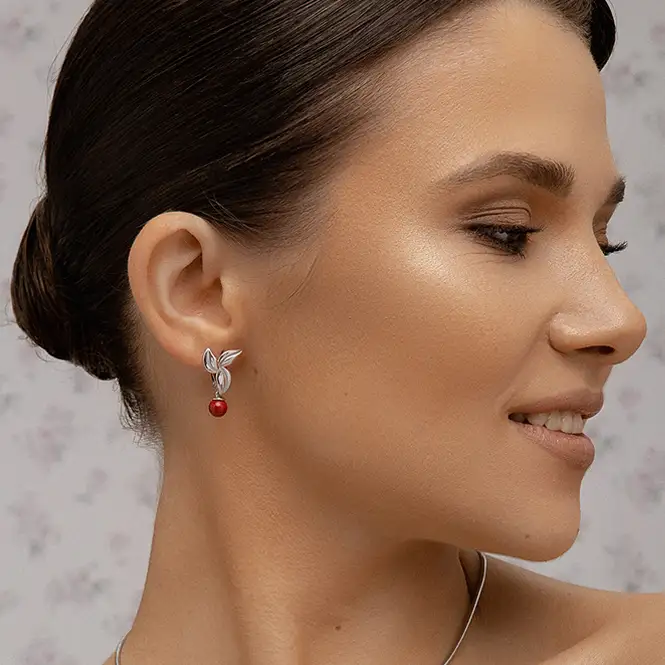 Серебряные серьги с натуральными кораллами