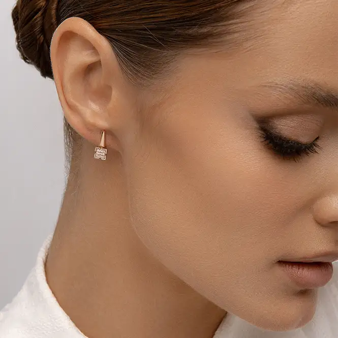 Золотые серьги c бриллиантами