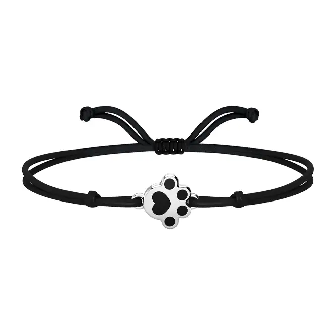 Браслет на нити с серебряным элементом "Лапка"